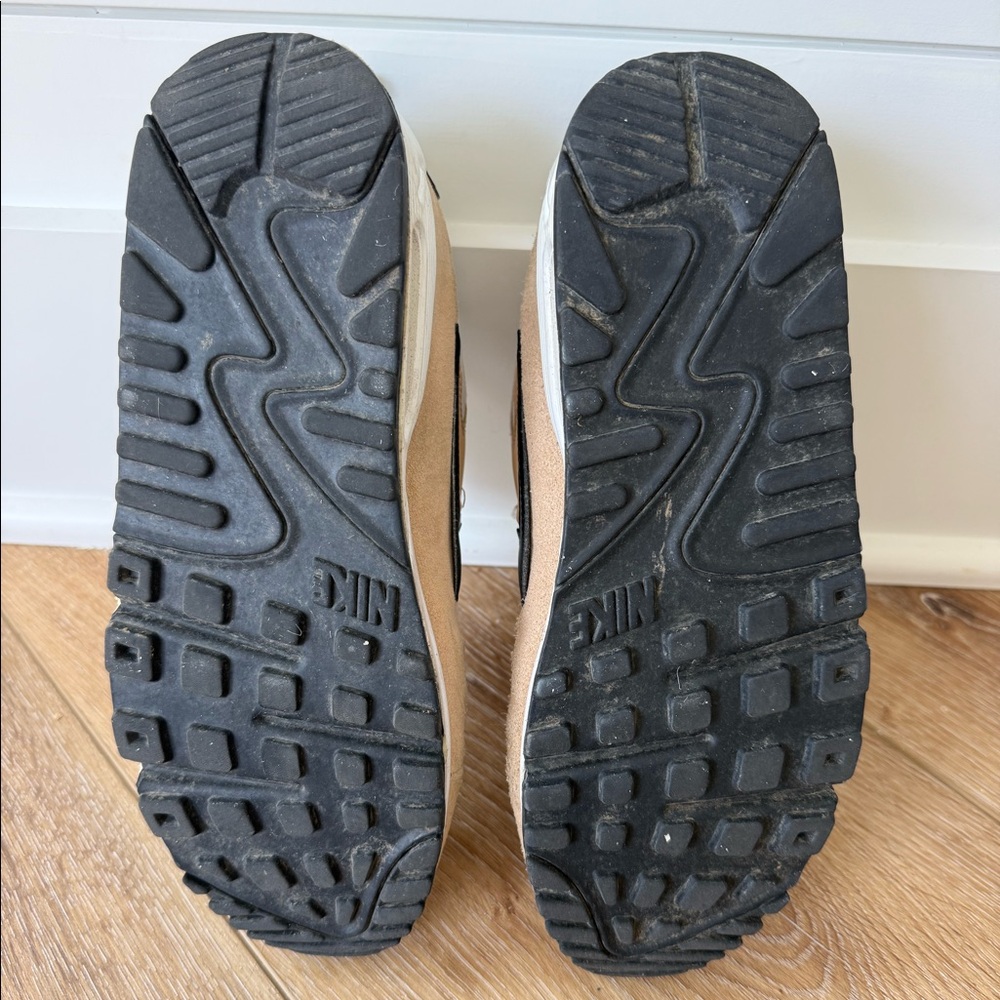 Nike Air Max 90 Futura Women's Shoes - Picture 3 of 5
